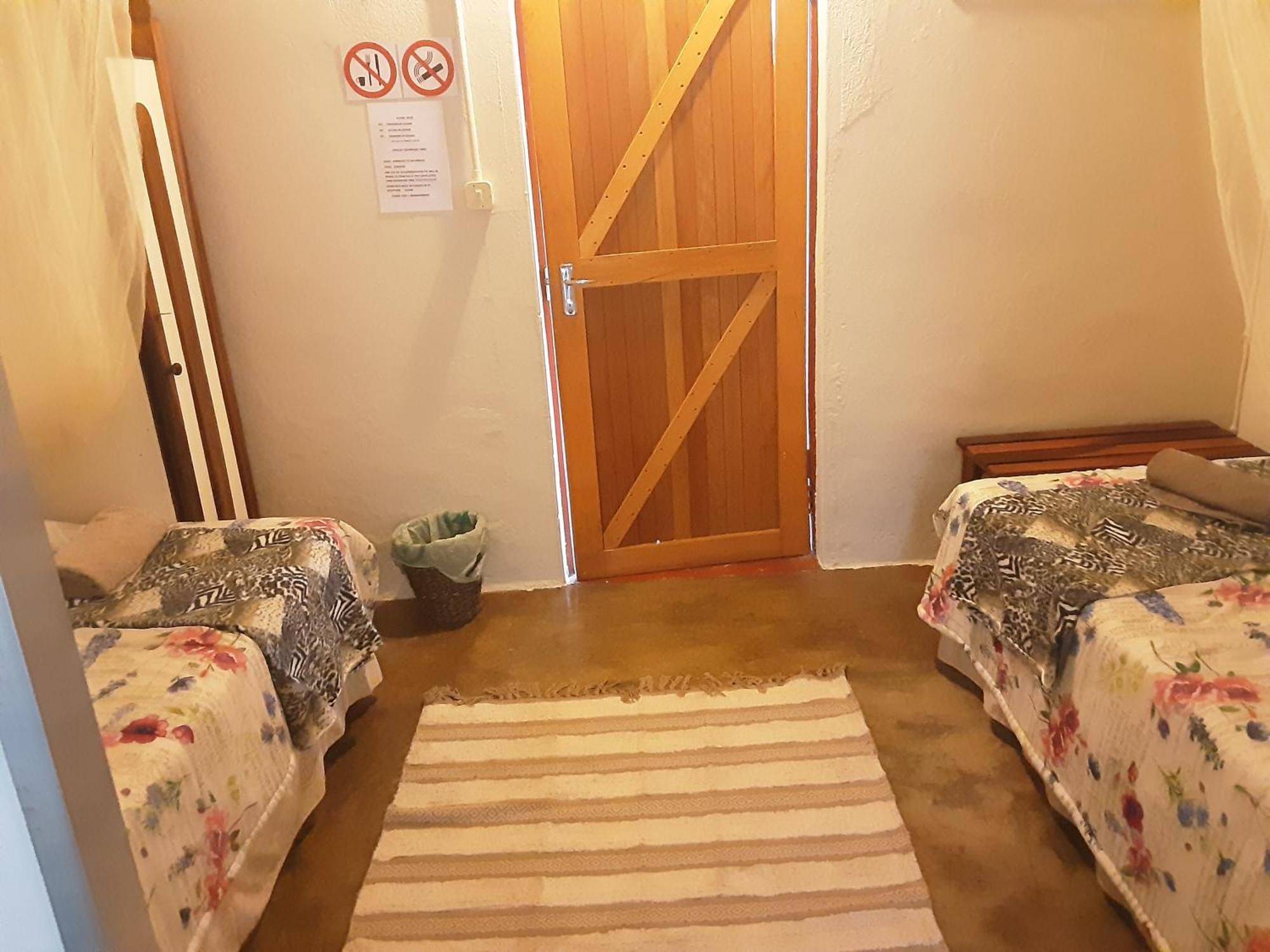 Kai-Oms Backpackers Lodge Outjo Exterior foto